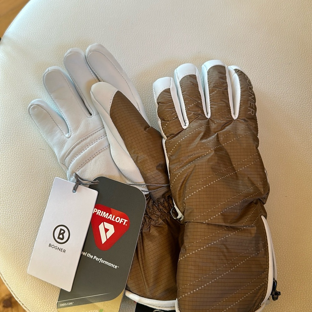 Bogner ski gloves brand new with tags Size 7